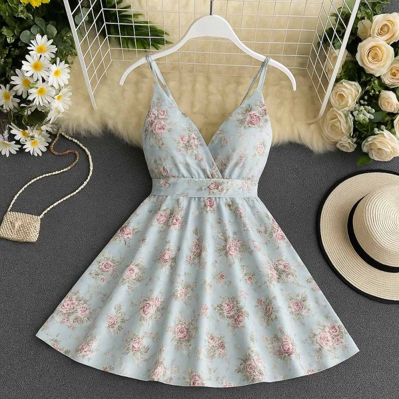 Лятна рокля с флорален десен и тънки презрамки C0267