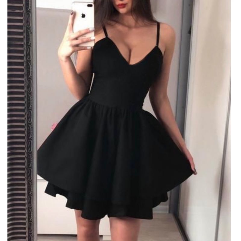 Черна разкроена рокля с тънки презрамки C0400