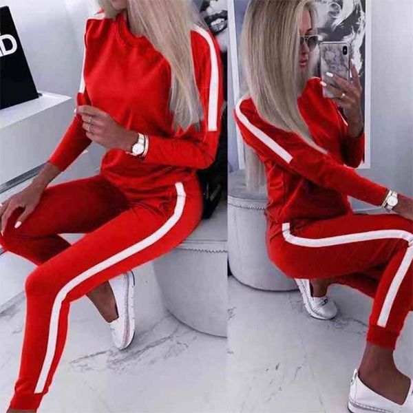 Червен спортен комплект с бяла лента C0255