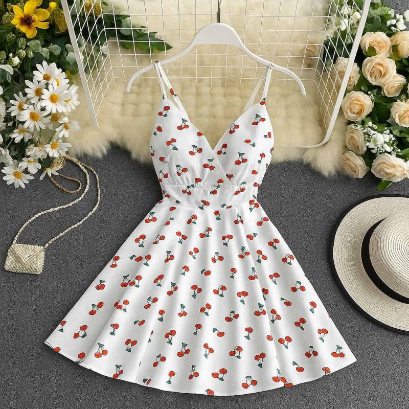 Rochie albă de vară cu model de cireșe și bretele subțiri C0268