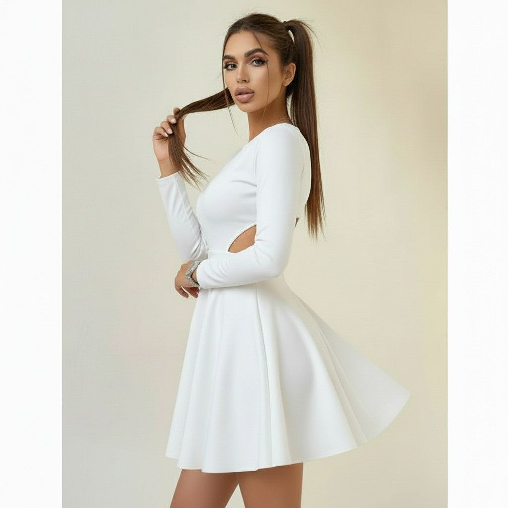 Бяла рокля с разкроена пола C0375