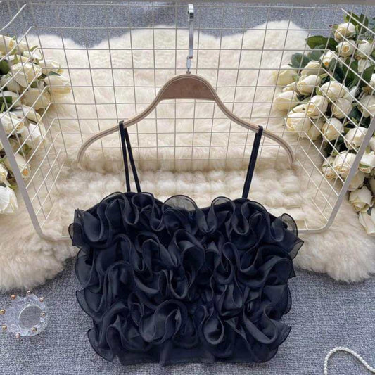 Елегантен черен топ с ефектни къдрици от тюл C0561