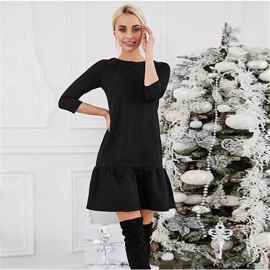 Черна рокля с къс волан и 3/4 ръкав C0321