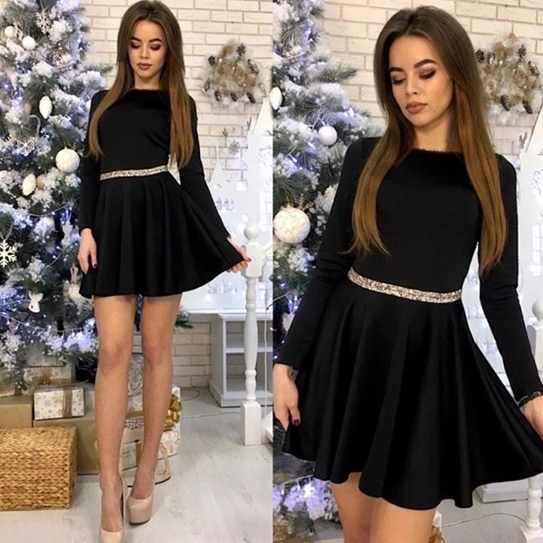 Черна рокля с ластик в златист нюанс C0323