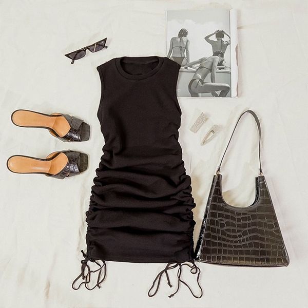 Черна вталена рокля без ръкави с връзки C0326