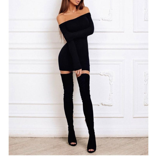 Черна мини рокля тип „off shoulder“ с дълъг ръкав C0385