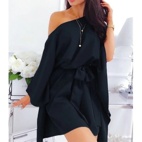 Черна рокля с паднало рамо и колан C0454