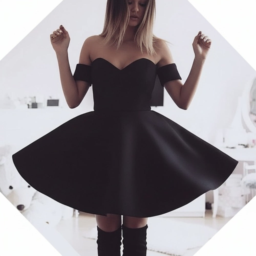 Черна рокля с паднали рамене и разкроена пола C0447