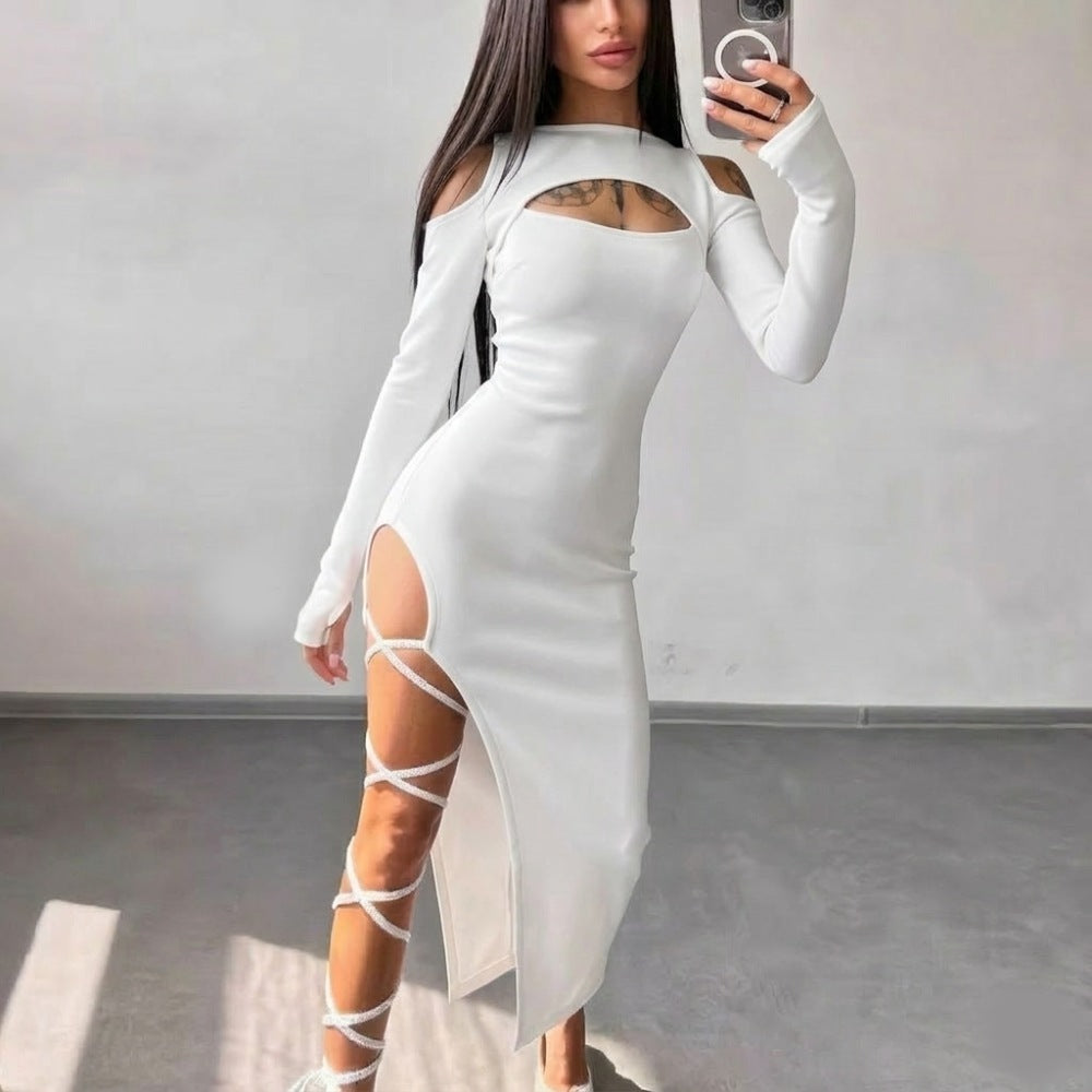 Бяла рокля с дълъг ръкав и изрязани елементи C0020