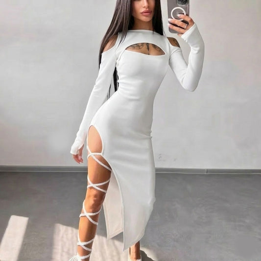 Бяла рокля с дълъг ръкав и изрязани елементи C0020