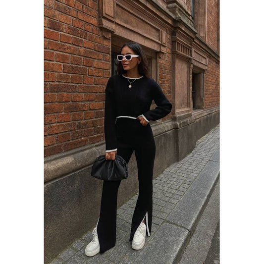 Елегантен черен комплект с бели кантове C0363