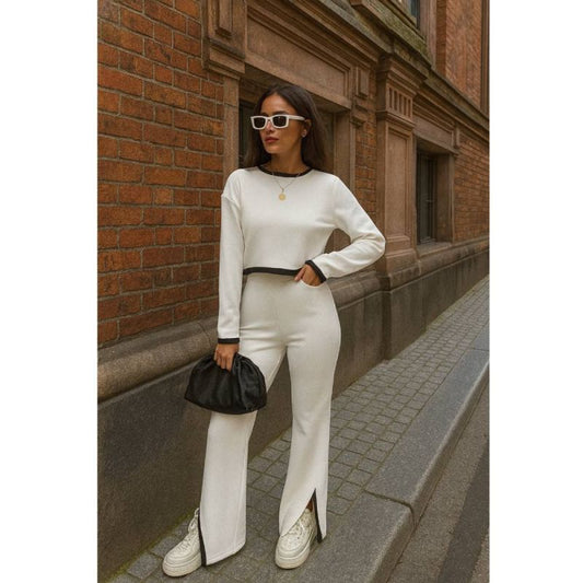 Елегантен бял комплект с черни кантове C0362