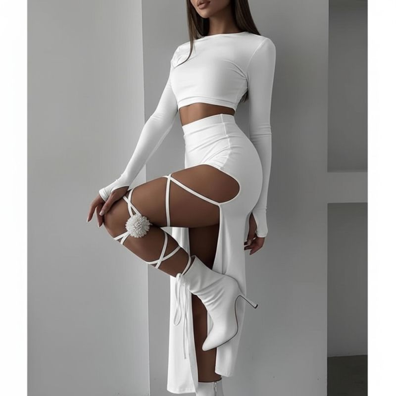 Бял комплект с дълъг топ и пола с връзки C0532