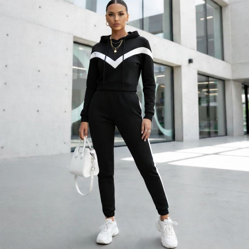 Черно-бял спортен екип с качулка C0365